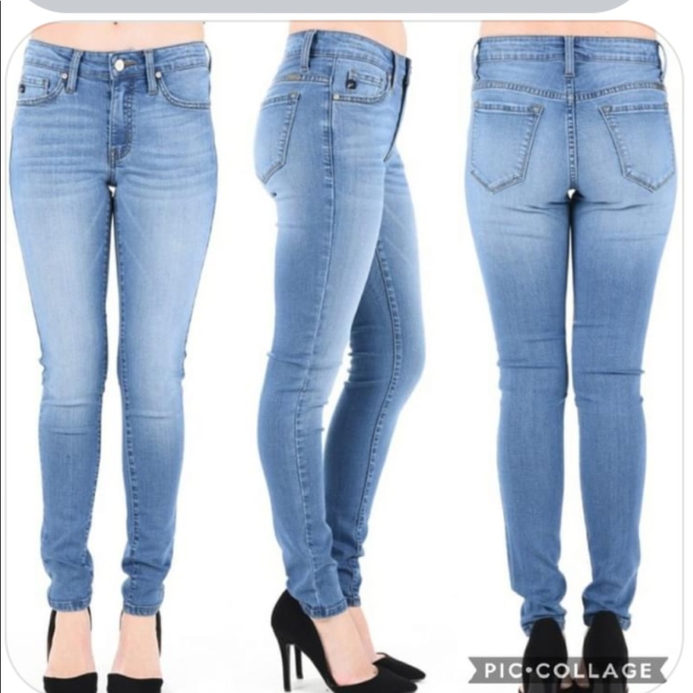 Women’s brand new KanCan Skinny jeans